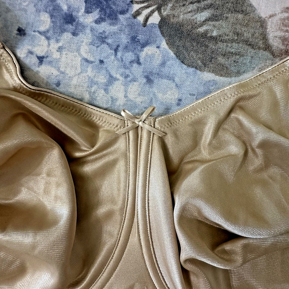 NWOT Dominique Mystique Full Comfort Fit Seamless Minimizer Bra Size 42H Beige - Picture 11 of 13